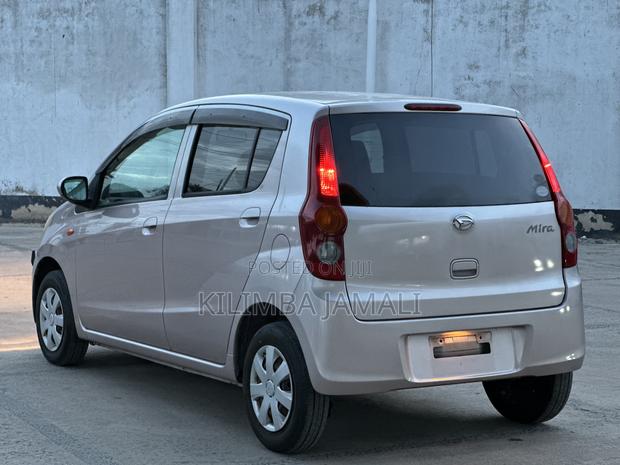 Daihatsu Mira 2011 Gold
