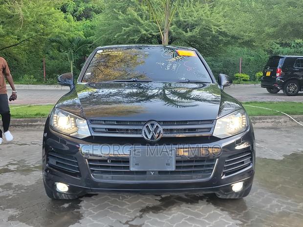 Volkswagen Touareg 2011 Black