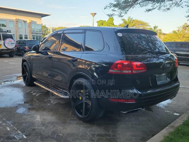 Volkswagen Touareg 2011 Black