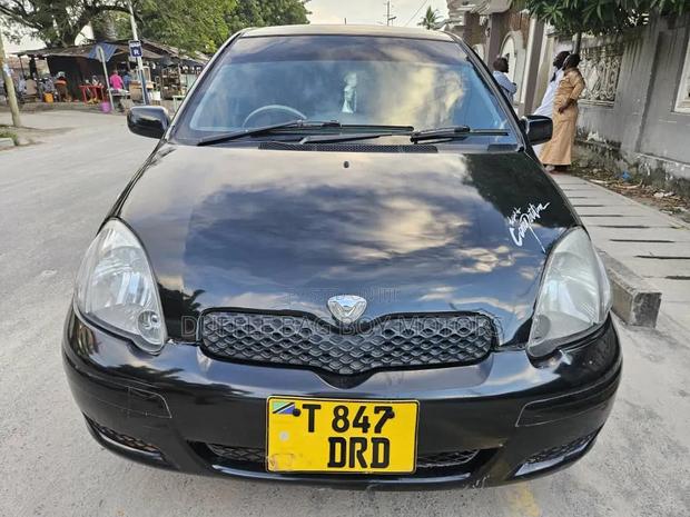 Toyota Vitz 2003 Black