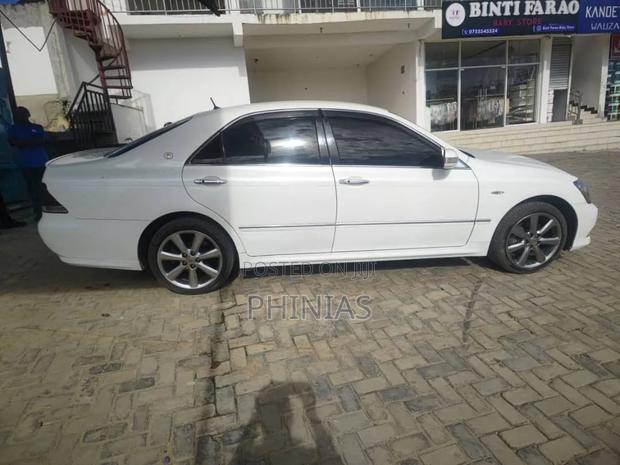 Toyota Crown 2007 White