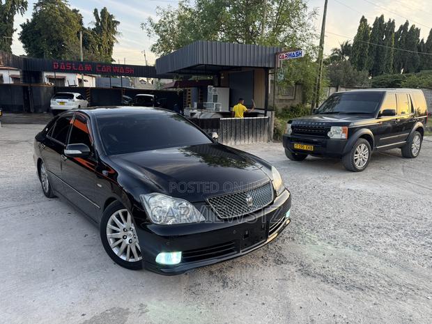 Toyota Crown 2004 Black