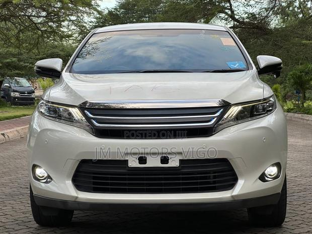 Toyota Harrier 2017 Pearl