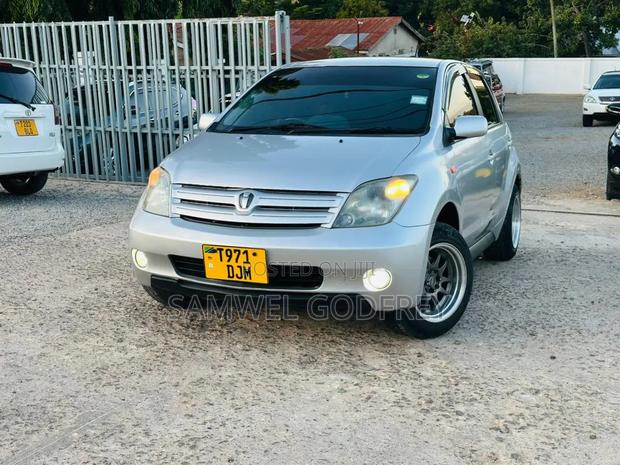 Toyota IST 2008 Silver
