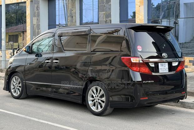 Toyota Alphard 2011 Black