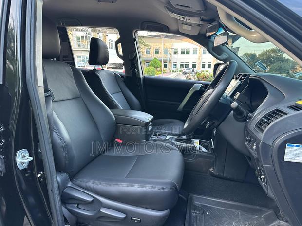 Toyota Land Cruiser Prado 2.8 2019 Black