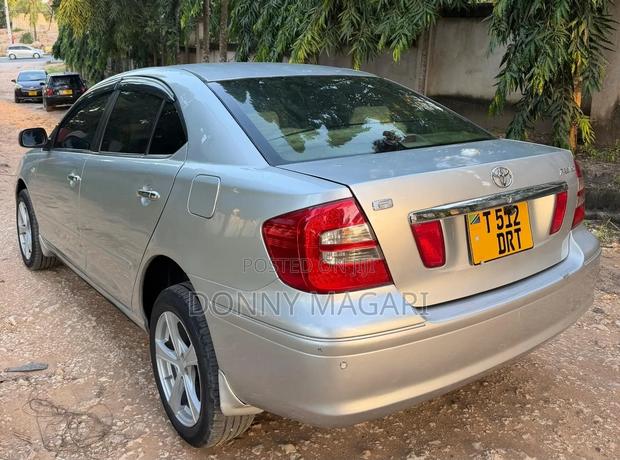 Toyota Premio 2005 Silver