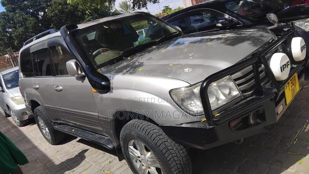 Toyota Land Cruiser 2010 Gray