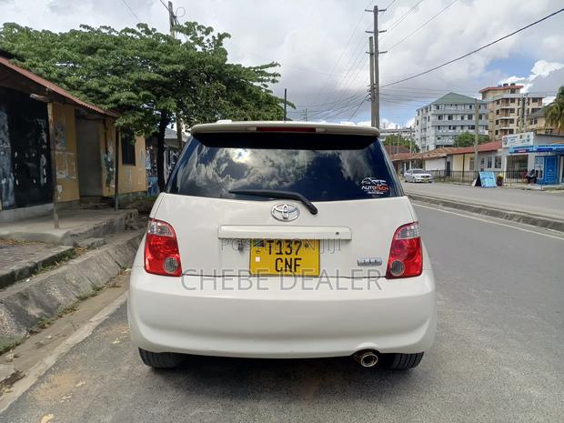 Toyota IST 2005 White