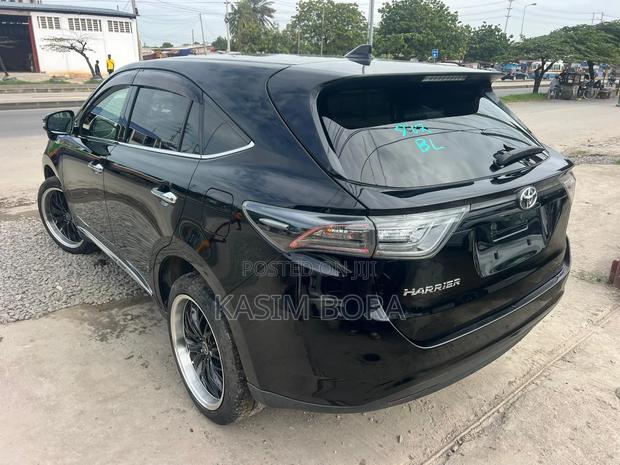 Toyota Harrier 2.0 2014 Black