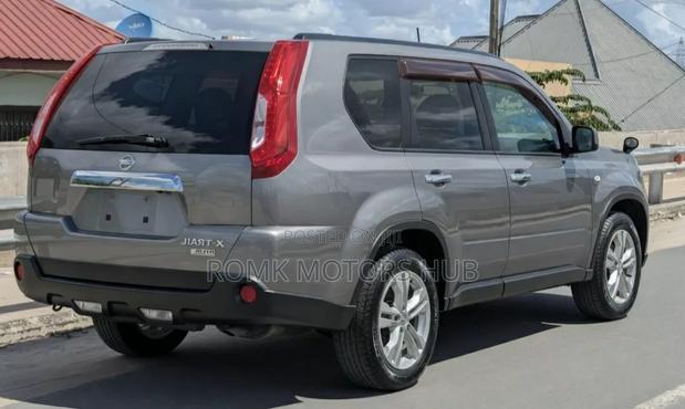 Nissan X-Trail 2010 Silver