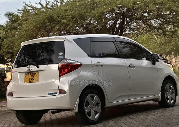Toyota Ractis 2012 White