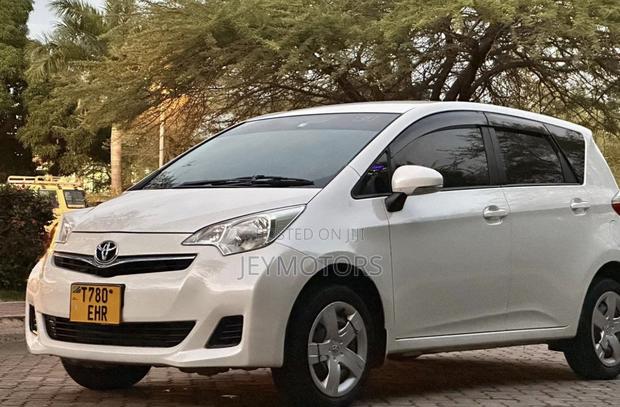 Toyota Ractis 2012 White