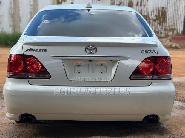 Toyota Crown 2004 White