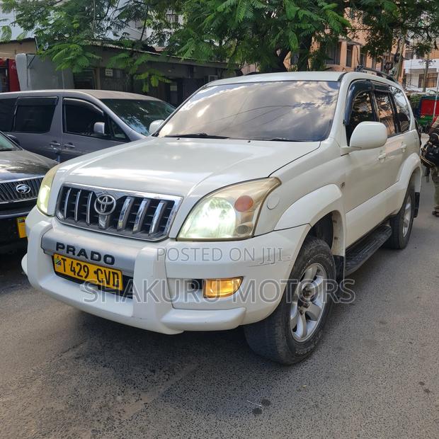 Toyota Land Cruiser Prado 2005 White