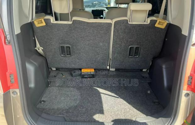 Toyota Ractis 2012 Gray
