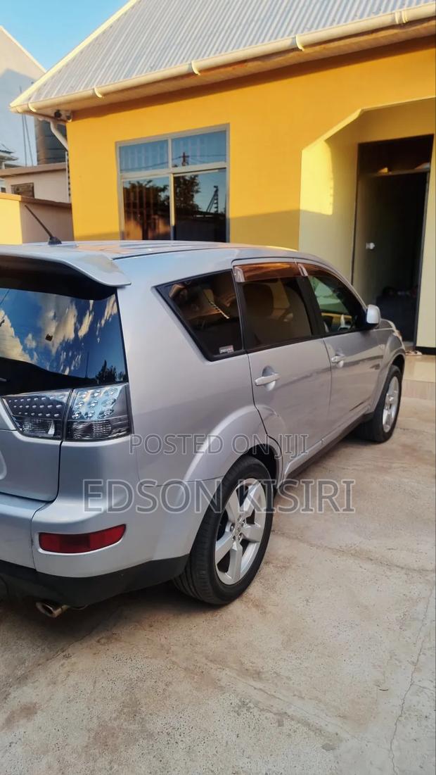 Mitsubishi Outlander 2.4 Comfort 2005 Gray