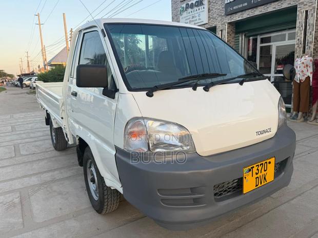 Toyota TownAce 2000 White
