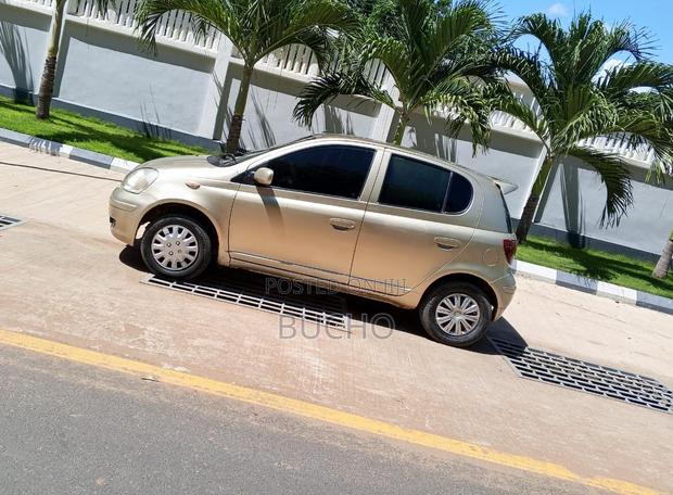 Toyota Vitz 2003 Gold