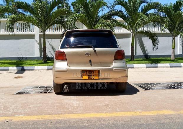 Toyota Vitz 2003 Gold
