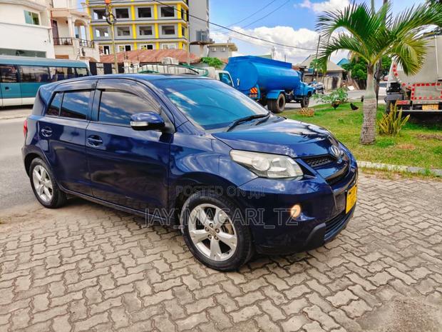 Toyota IST 2009 Blue