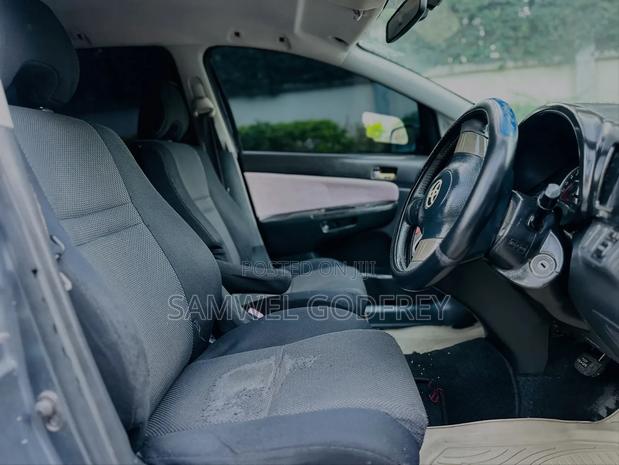 Toyota Wish 2005 Blue