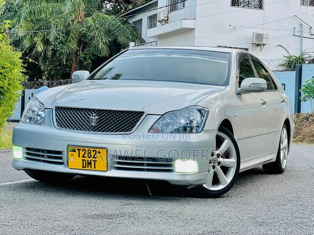 Toyota Crown 2006 Silver