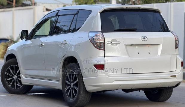 Toyota RAV4 2008 White