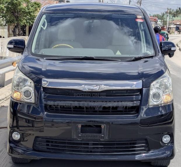 Toyota Noah 2008 Black