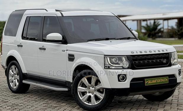 Land Rover Discovery 2014 White