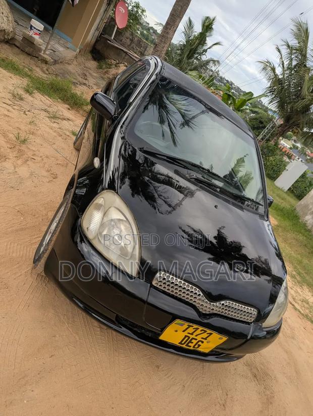 Toyota Vitz 2003 Black