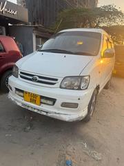 Toyota Noah 2.0 FWD (8 Seater) 2005 White for sale