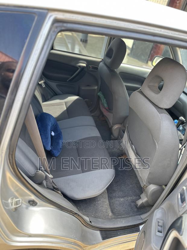 Toyota RAV4 1.8 2004 Gray