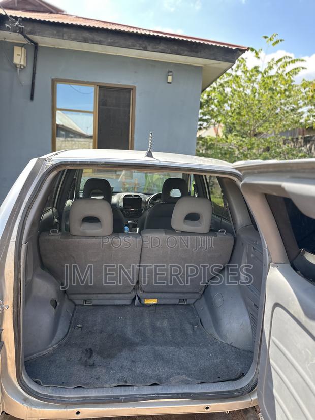 Toyota RAV4 1.8 2004 Gray