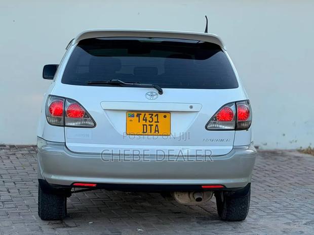 Toyota Harrier 2003 White