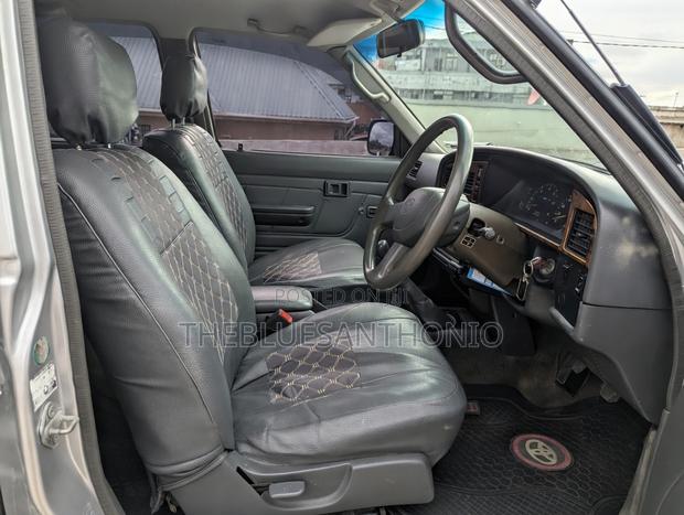 Toyota Hilux 1998 Silver