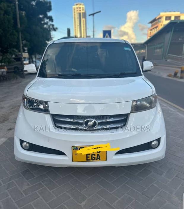 Toyota bB 2009 White