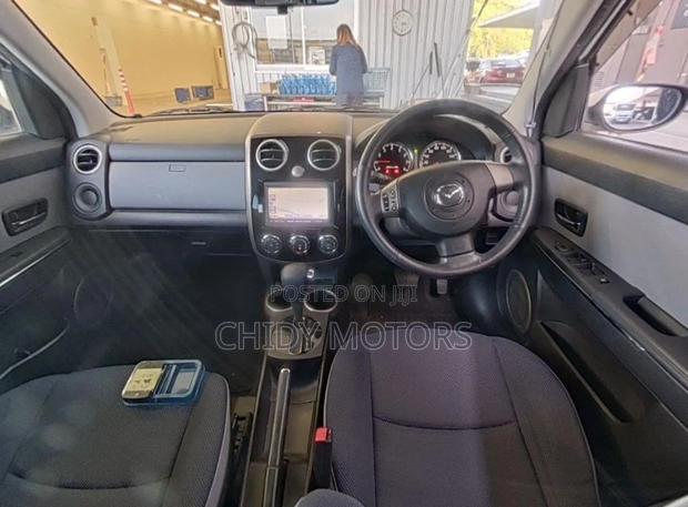 Mazda Verisa 2009 White