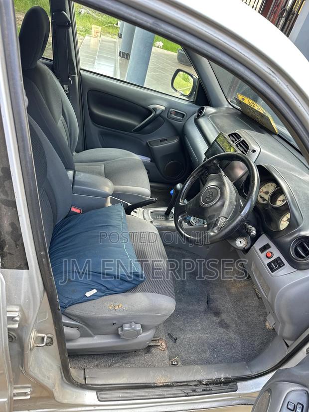 Toyota RAV4 1.8 2004 Gray