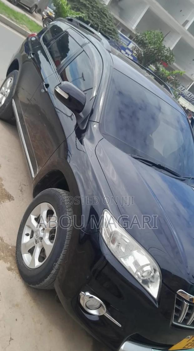 Toyota Vanguard 2011 Black