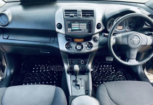 Toyota RAV4 2009