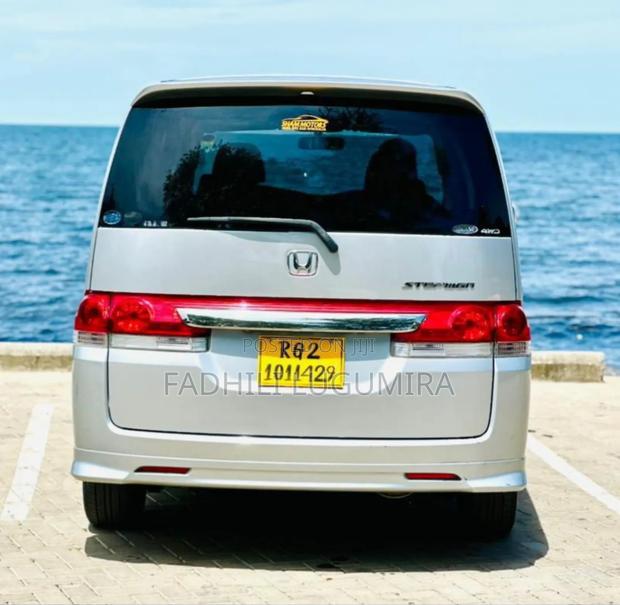 Honda Stepwgn 2010 Silver