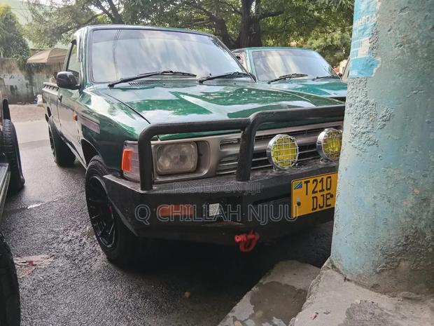 Toyota Hilux 1999 Gray
