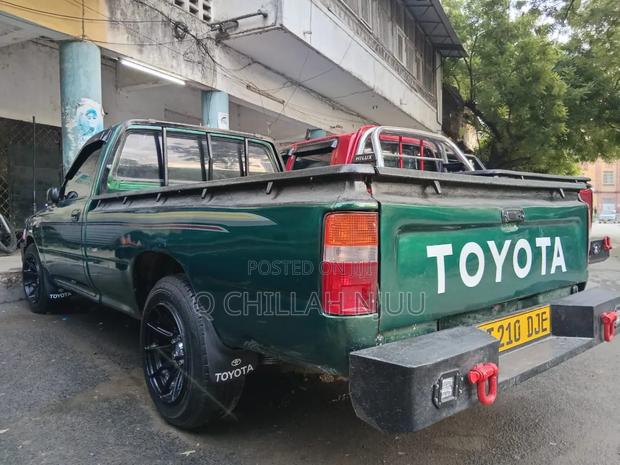 Toyota Hilux 1999 Gray