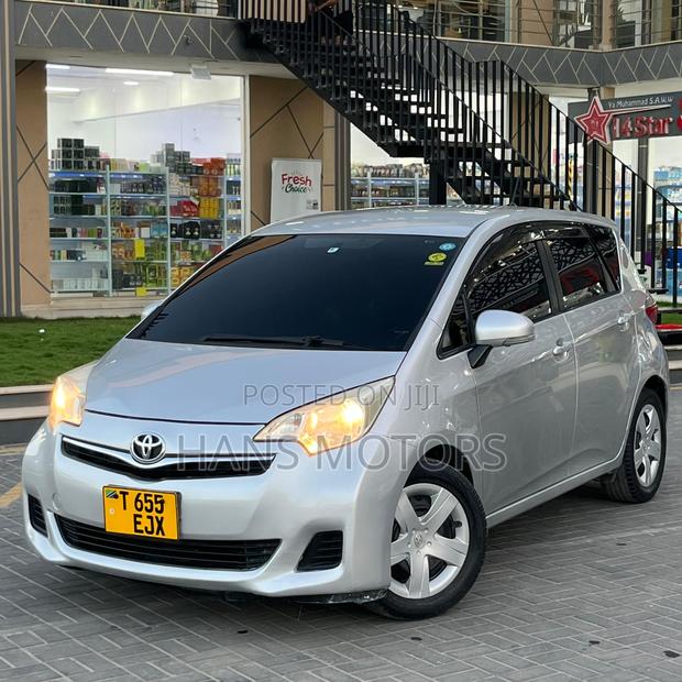 Toyota Ractis 2013 Silver