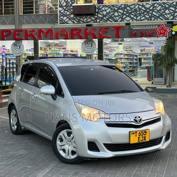 Toyota Ractis 2013 Silver