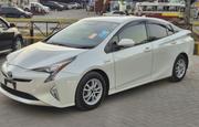 Toyota Prius 2018 White for sale