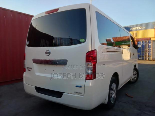 Toyota HiAce 2009 White