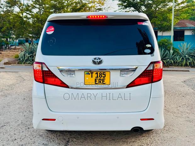 Toyota Alphard 2009 White