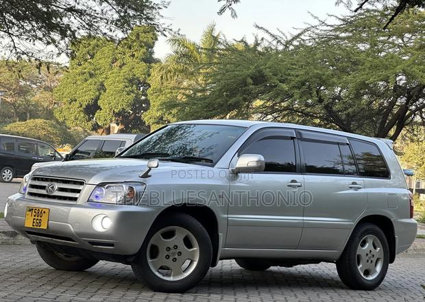 Toyota Kluger 2005 Silver
